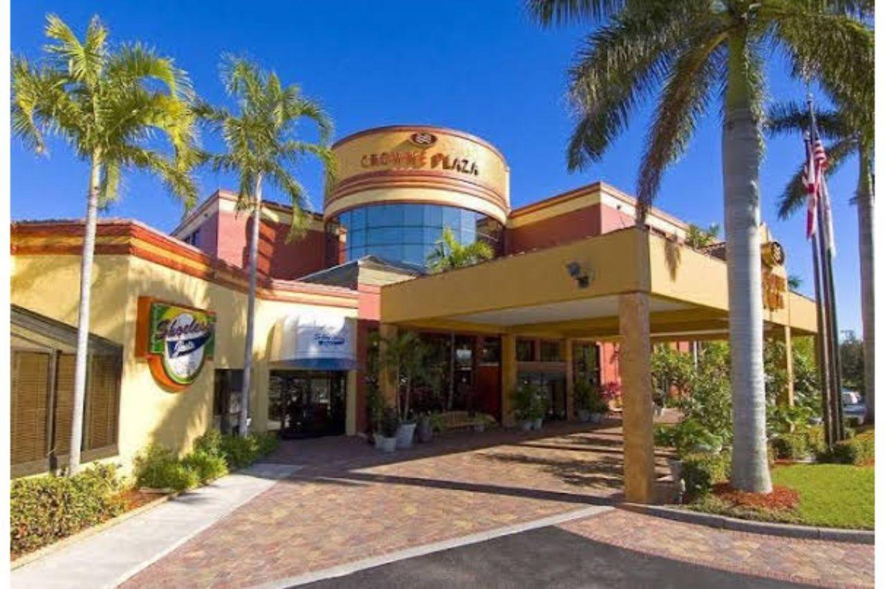 Doubletree By Hilton Fort Myers At Bell Tower Shops מראה חיצוני תמונה