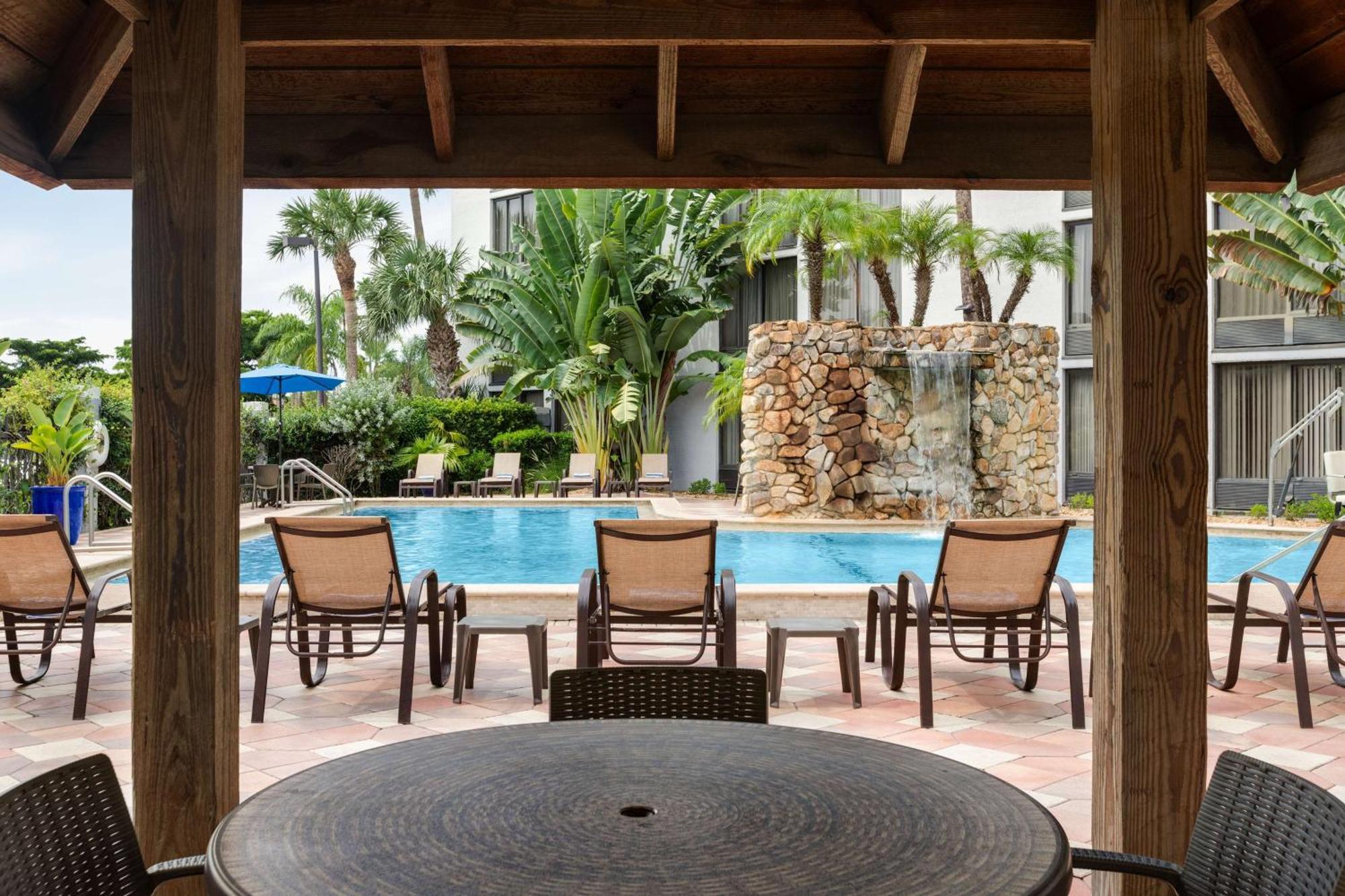 Doubletree By Hilton Fort Myers At Bell Tower Shops מראה חיצוני תמונה