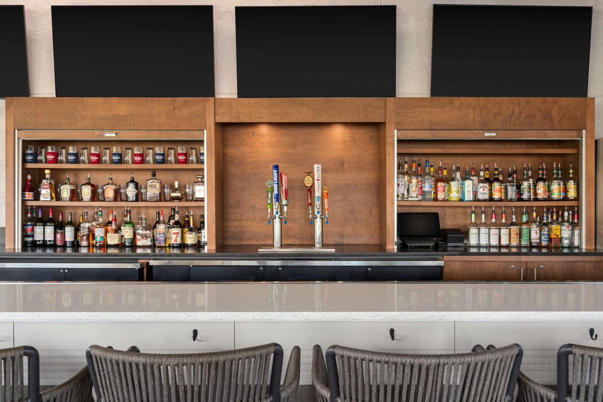 Doubletree By Hilton Fort Myers At Bell Tower Shops מראה חיצוני תמונה