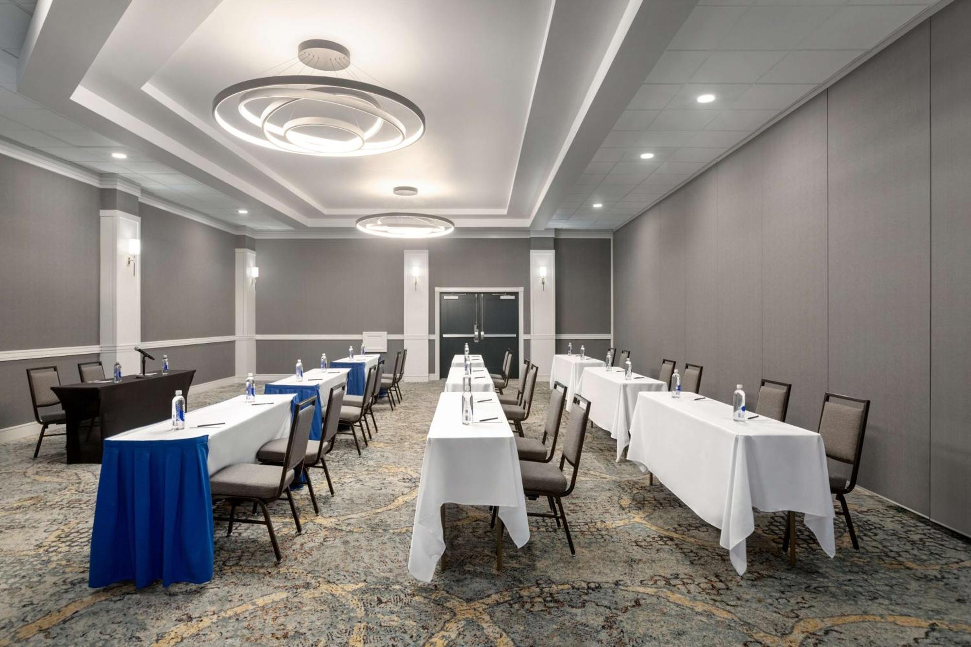 Doubletree By Hilton Fort Myers At Bell Tower Shops מראה חיצוני תמונה