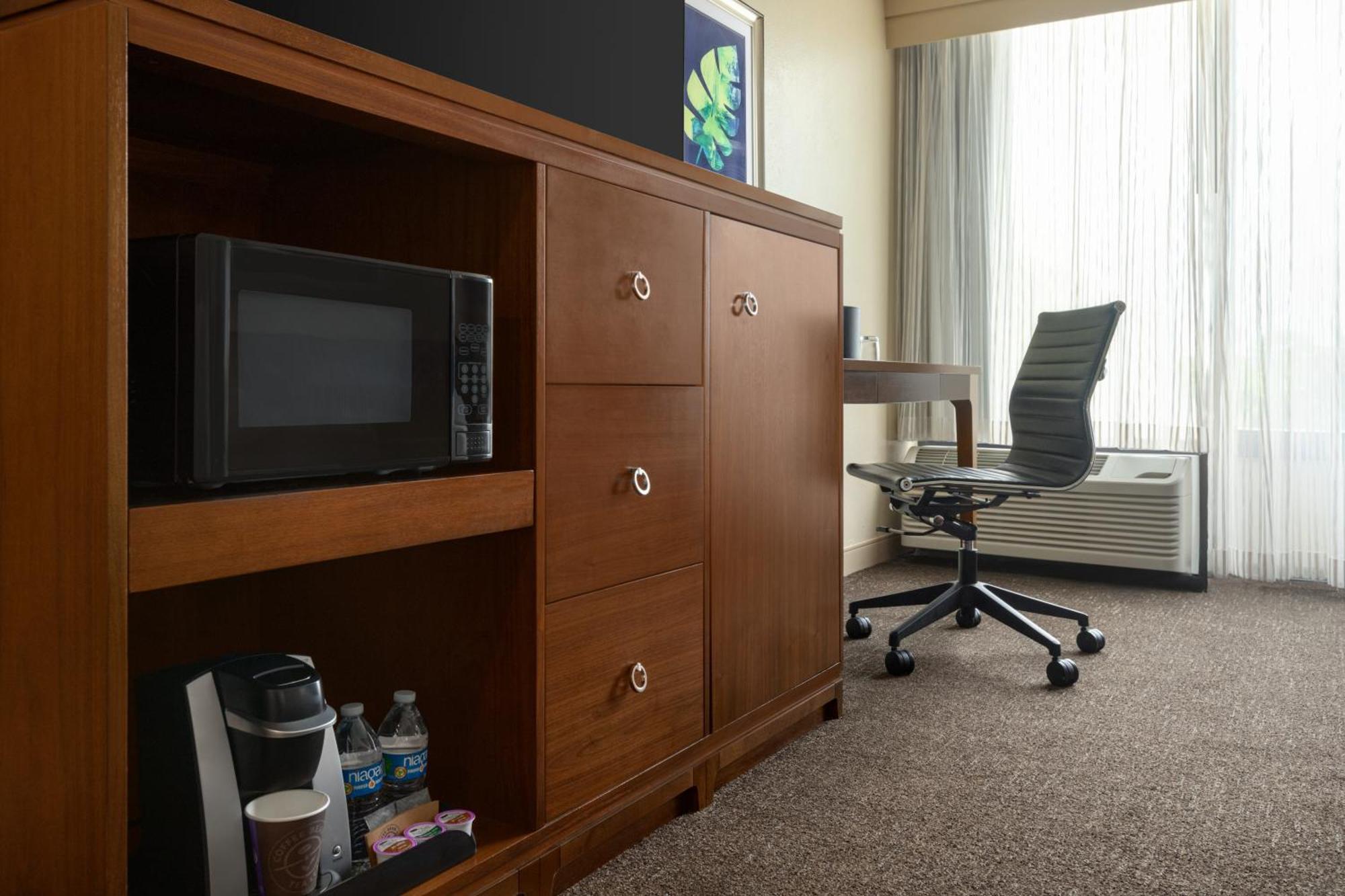 Doubletree By Hilton Fort Myers At Bell Tower Shops מראה חיצוני תמונה