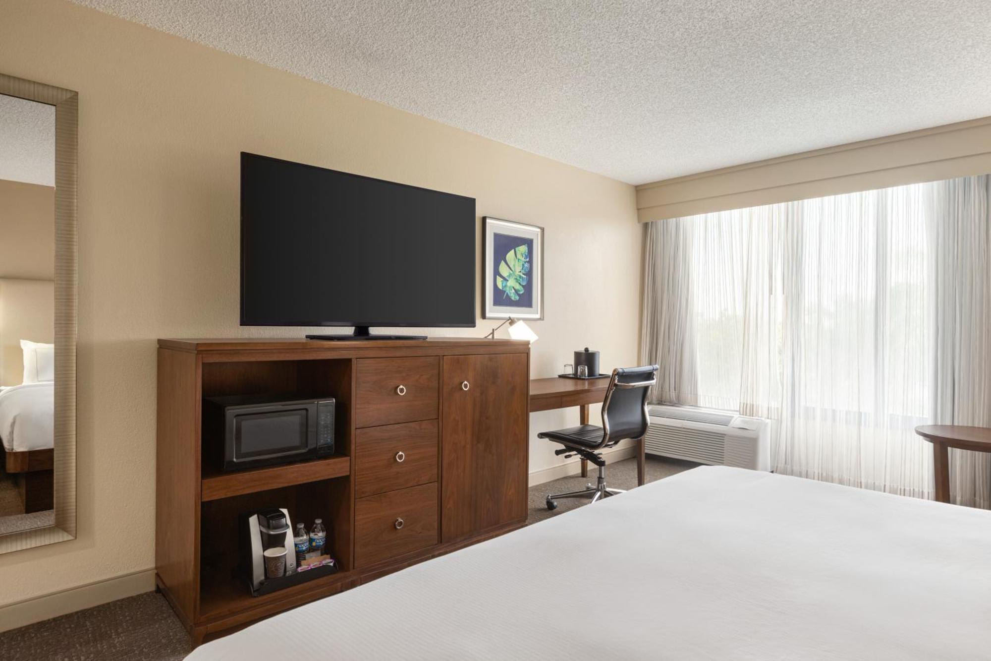 Doubletree By Hilton Fort Myers At Bell Tower Shops מראה חיצוני תמונה
