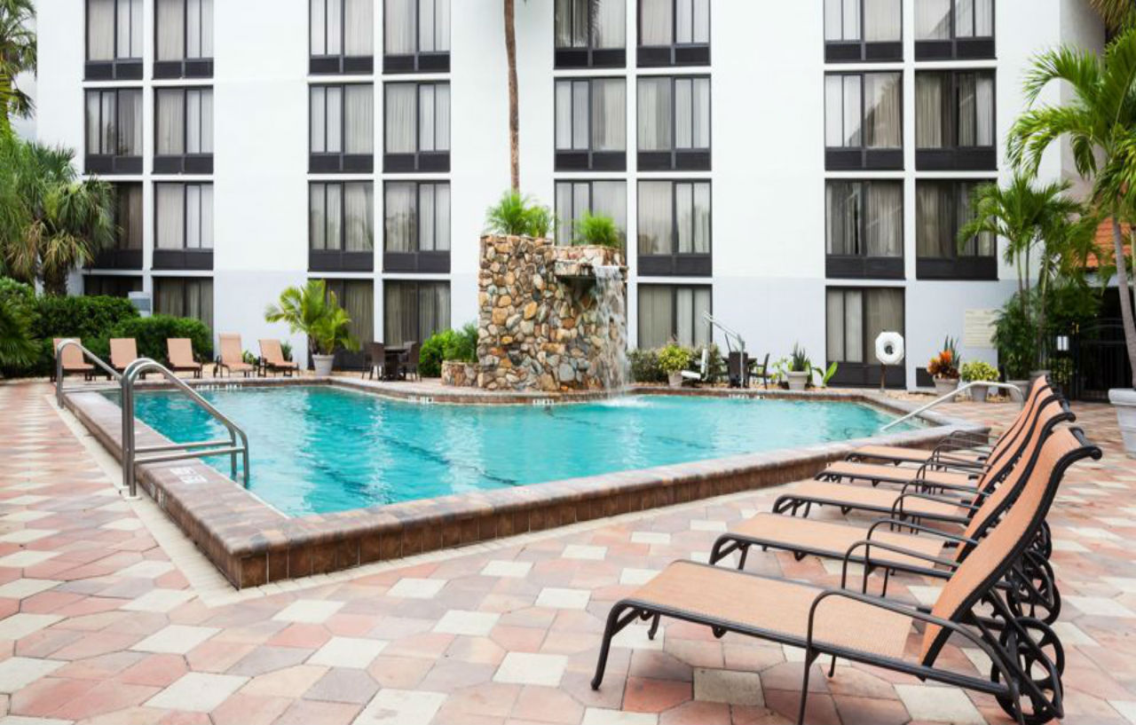 Doubletree By Hilton Fort Myers At Bell Tower Shops מראה חיצוני תמונה